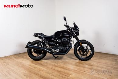 MOTO GUZZI V7 STONE 850 - 2021