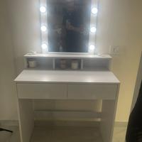 Ballerina postazione trucco
