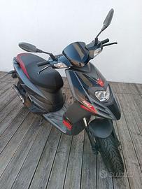 Scooter Aprilia SR 50 Motard