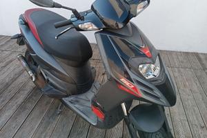 Scooter Aprilia SR 50 Motard