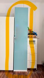 Struttura Pax Ikea con ripiani .