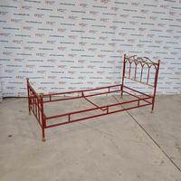 Letto singolo in ferro laccato rosso e oro