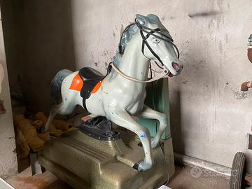 Cavallo giostra