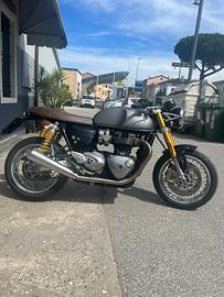 Triumph thruxton r