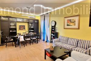 Appartamento con terrazza e garage a Giarre