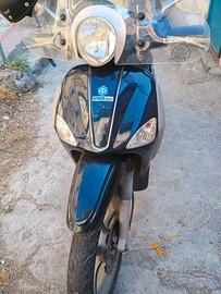 piaggio liberty 200