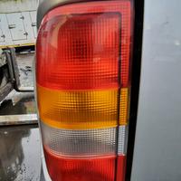 OPEL FRONTERA 2000 - STOP POSTERIORE SINISTRO