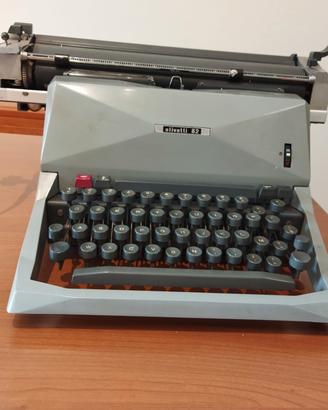 Macchina da scrivere Olivetti 82 Diaspron