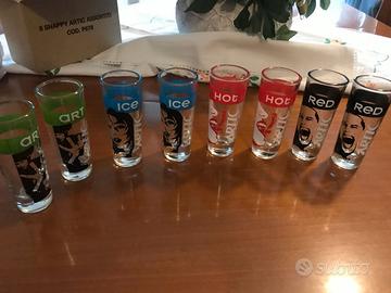 8 bicchierini vodka Artic colorati