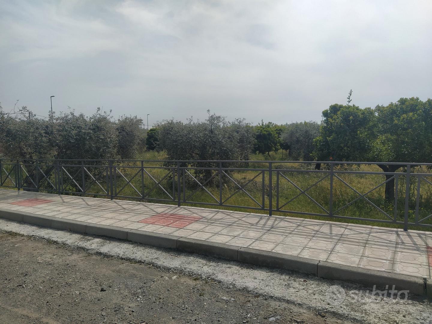 Terreno edificabile con fabbricati rurali - Vista 2