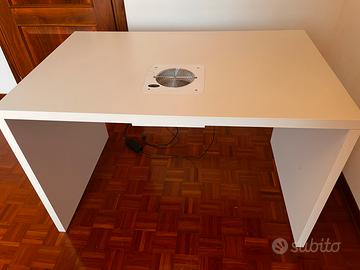 Tavolo per unghie con aspiratore ad incasso