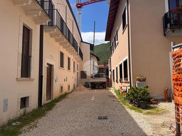 2 LOCALI A VILLA SANT'ANGELO