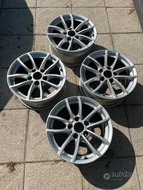 Quattro cerchi da 16 pollici BMW