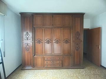 Armadio in legno massello stile classio ‘80