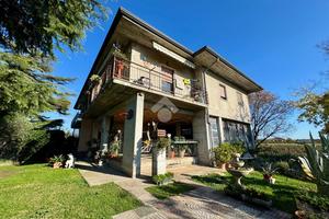 CASA SEMINDIPENDENTE A SOMMACAMPAGNA
