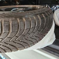 4 gomme invernali seminuove montate su cerchioni