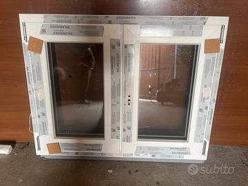 Finestra in pvc salamander  99x77 bianco massa