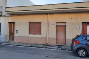 Casa indipendente con giardino e garage