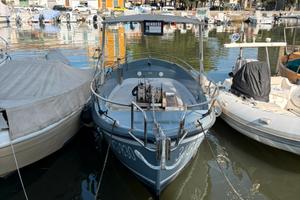 Barca da pesca in vetroresina