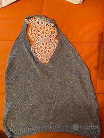 Canotta in argento lurex con schiena scoperta