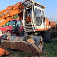 ESCAVATORE GOMMATO FIAT Hitachi FH 200 W 3