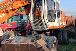 ESCAVATORE GOMMATO FIAT Hitachi FH 200 W 3