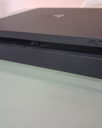  PS4 SLIM +CUFFIE joystick e 2 giochi 