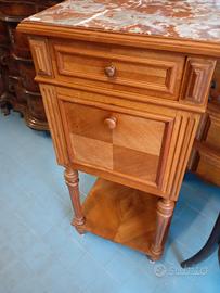 comodino antico francese