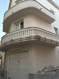 Villa di 308 m² con più di 5 locali e box auto dop