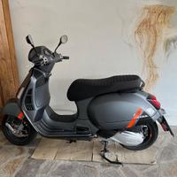 Piaggio Vespa 300 GTS - 2024