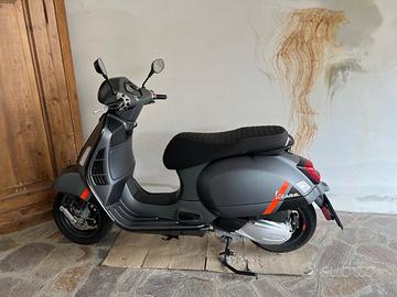 Piaggio Vespa 300 GTS - 2024