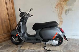 Piaggio Vespa 300 GTS - 2024