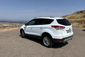 Auto Ford Kuga