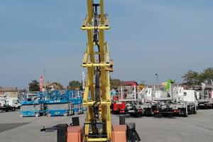 Verticale diesel con stabilizzatori Haulotte 12 DX
