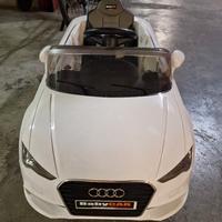 Audi A3 telecomandata o a guida autonoma