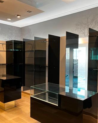 ARREDAMENTO NEGOZIO