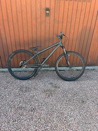 Bici dirt jump NS BIKES movement 3