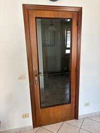 Porta in legno e vetro