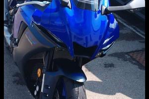 Yamaha R1 2023  2,500 KM solo interessati
