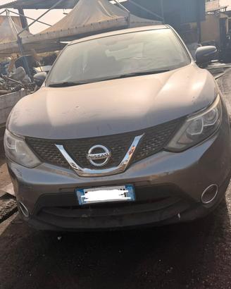 Nissan qashqai 2015 PEZZI DI RICAMBIO
