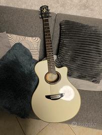 chitarra Yamaha apx6