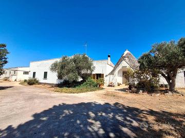 Rustico a Noci, 5 locali