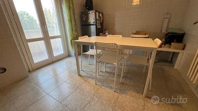Tavolo cucina ikea Vihals con 4 sedie