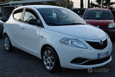 Lancia Ypsilon 1.2 69 CV 5 porte Platinum