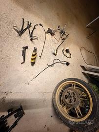 Smembro Yamaha yzf r125 2009 (non incidentata)