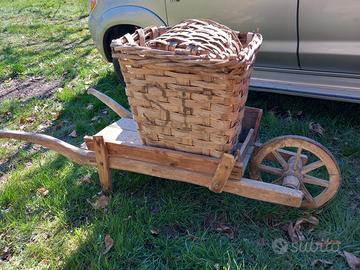 carriola antica con ruota ferrata