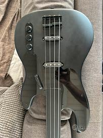 Basso fretless nero