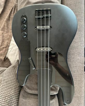 Basso fretless nero