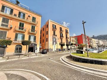 3 LOCALI A POZZUOLI