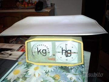 Vecchia bilancia neonati